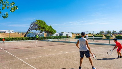 Tennis
