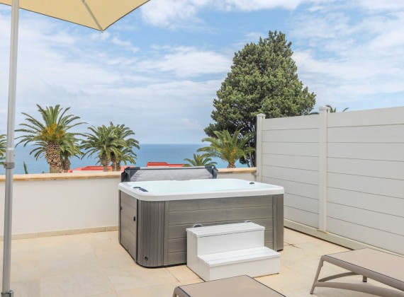 Junior Suite Jacuzzi
